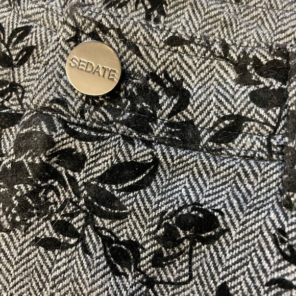 Yedina wool w velvet trim grey /black shorts w working pockets womens size Small - Picture 4 of 8